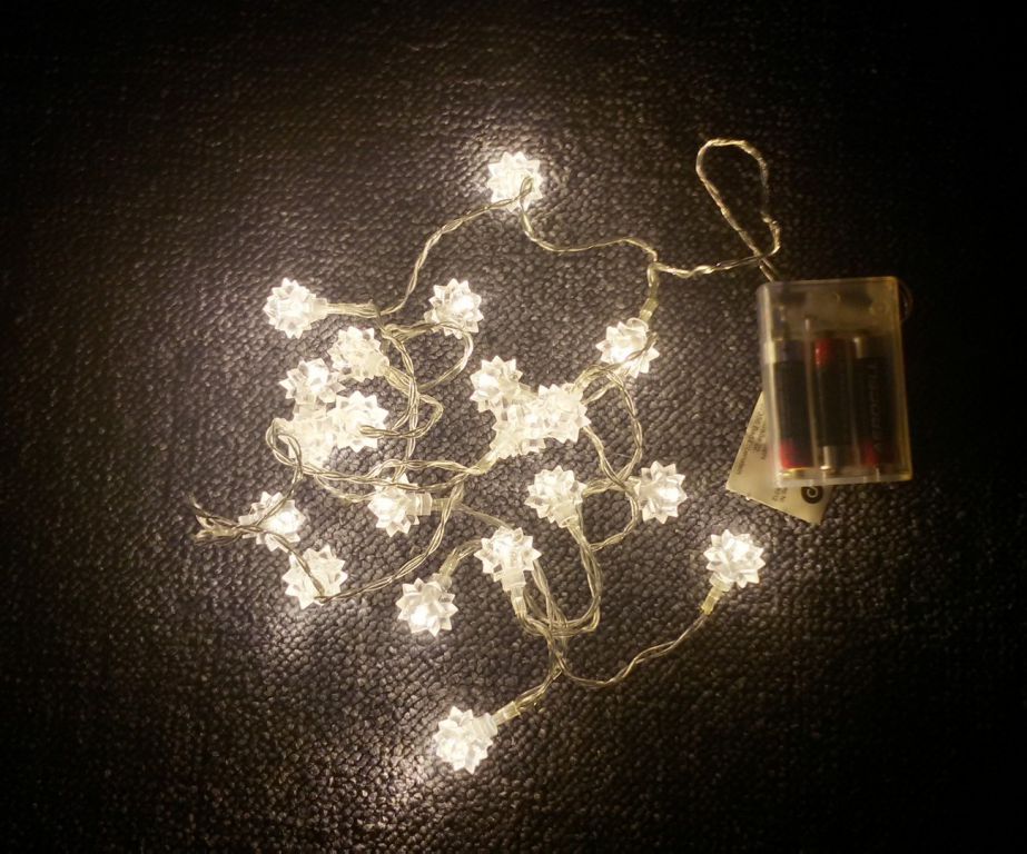 Vánoční světelný řetěz - sněhové hvězdy, teple bílý, 20 LED