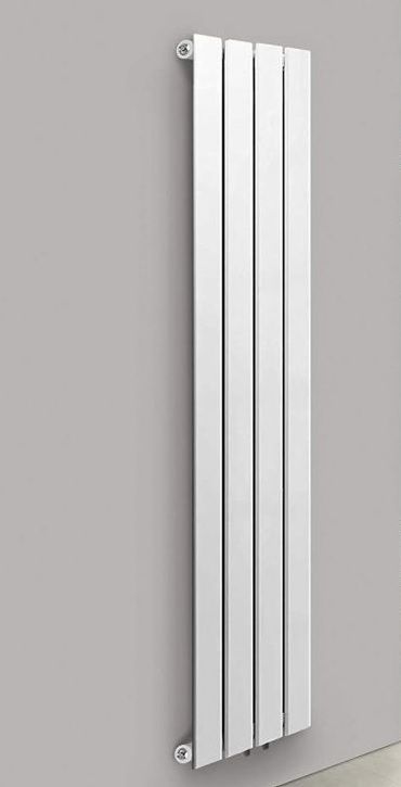 Vertikální radiátor, středové připojení, 1600 x 300 x 52 mm