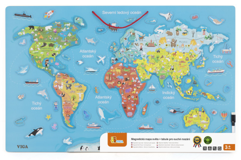 Dřevěná mapa světa s tabulí