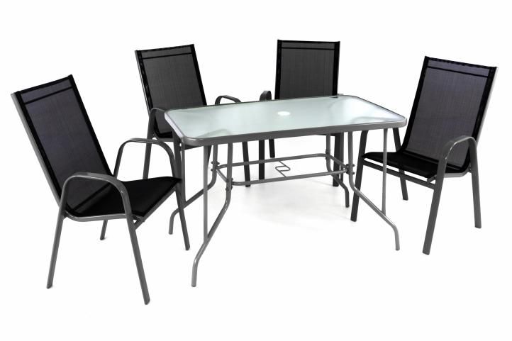 Elegantní židle a skleněný stůl: Oáza klidu ve vaší zahradě