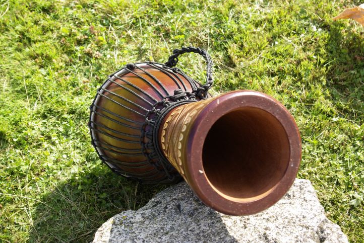Africký buben Djembe, 60 cm - ručně řezaný