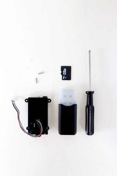Mini kvadrokoptéra - přídavná kamera