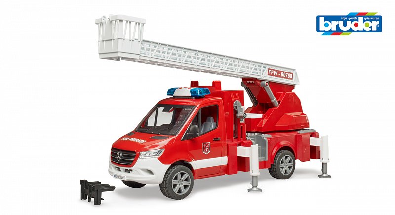 Bruder Užitkové vozy - hasičský vůz se žebříkem a vodní pumpou, 1:16