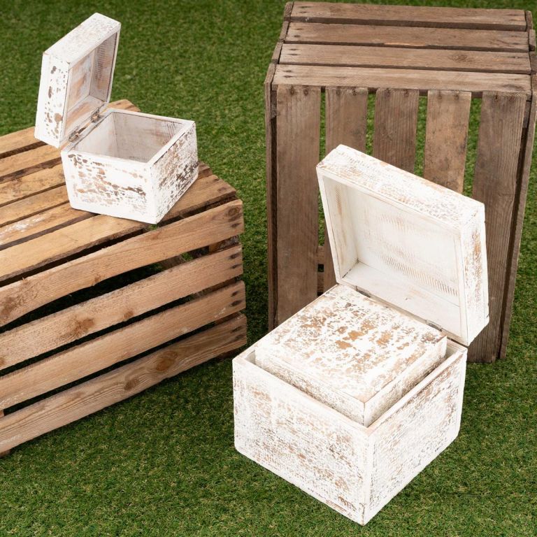 Sada dřevěných vintage boxů, bílé